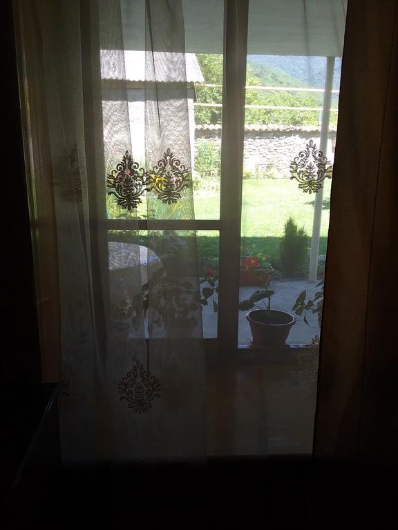 Guest House Anisa Birkiani Exteriér fotografie