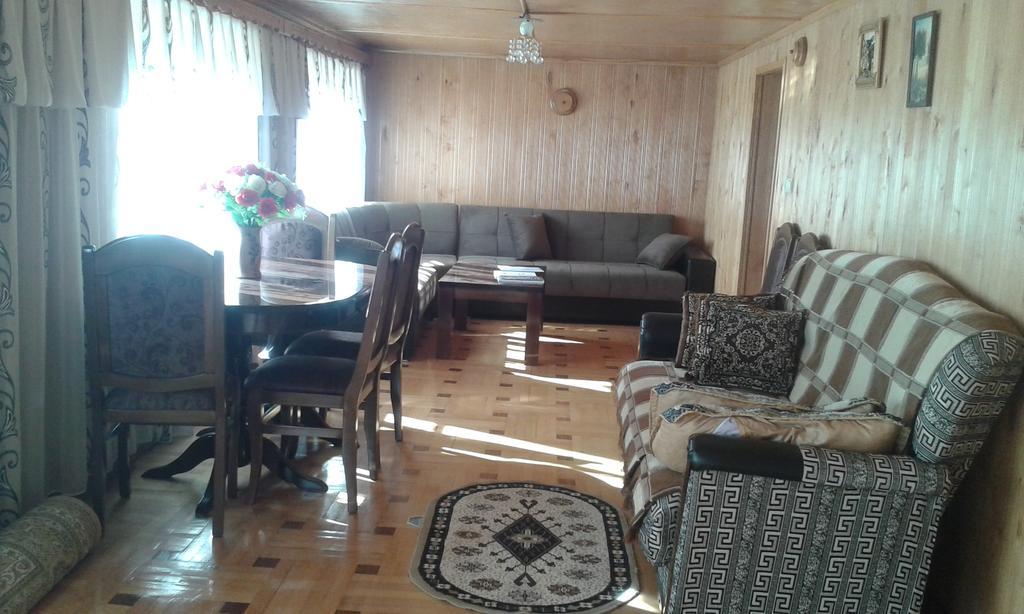 Guest House Anisa Birkiani Exteriér fotografie